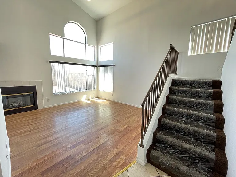 5730 Coleridge Way — Photo 4