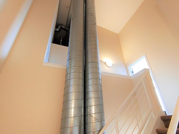 3rd image of 5115 N Clark St APT 3F