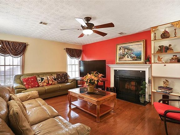 4th image of 3205 Ivy Station Dr