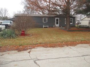 1111 Olen Dr, Mahomet, IL 61853