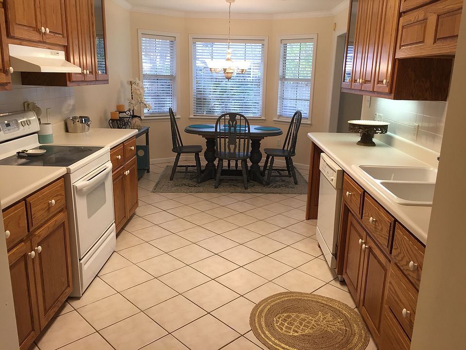 1st image of 3269 Oak Garden Dr