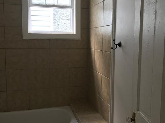 4th image of 3312 3rd Ave