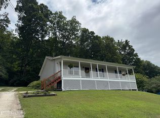 112 Hoskins Ln, Clinton, TN 37716