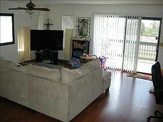 2nd image of 3717 Balboa Ter Unit A