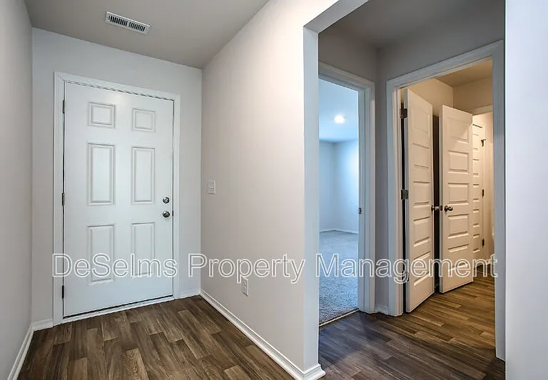 2206 Yearling Dr — Photo 3