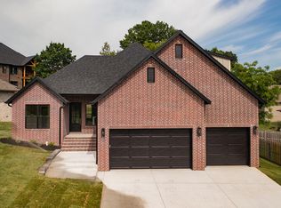120 N Glengary Dr, Nixa, MO 65714