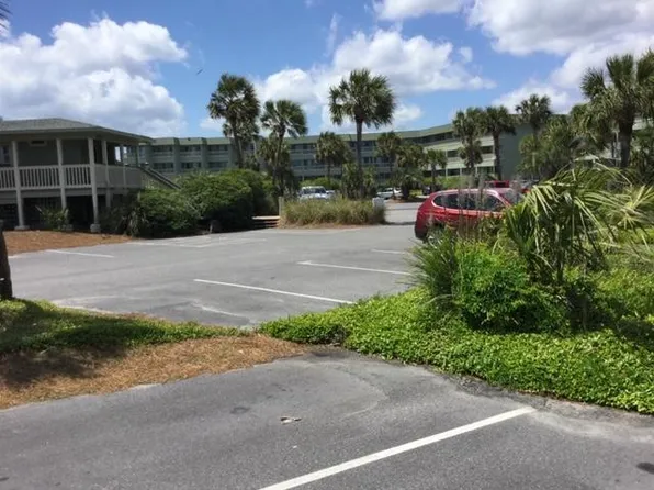 1300 Ocean Blvd, Isle Of Palms, SC 29451