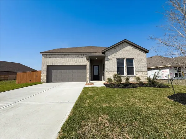 2047 Emerald Lake Trl, Dayton, TX 77535