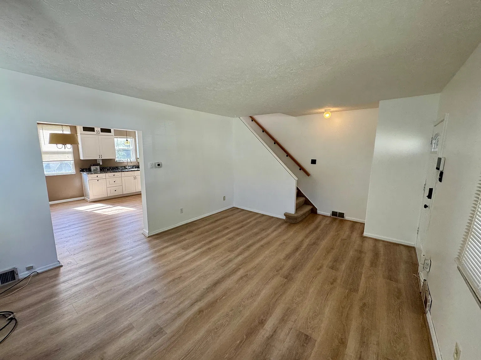 3 bed, 1360 sqft, $1,950 — Photo 4