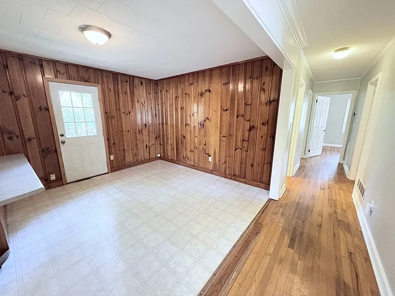 650 Berkeley Dr — Photo 7