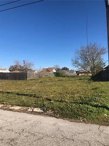 2nd image of 7515 Lafourche St