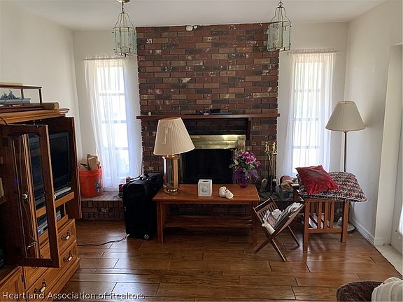 5th image of 709 S Egret St