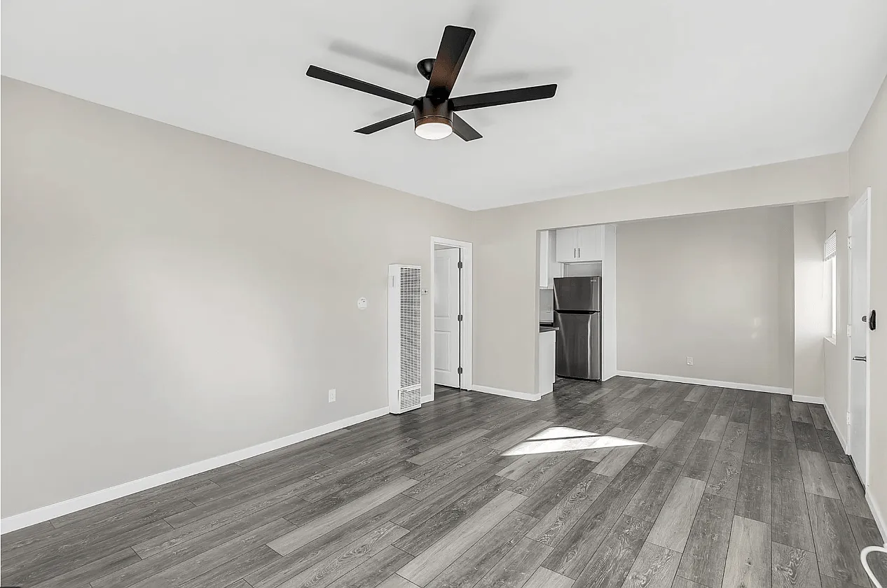 Courtyard Apartments at La Pat Place — Photo 3