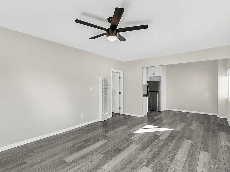 Courtyard Apartments at La Pat Place — Photo 3