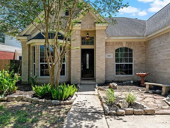 3rd image of 3806 Hillbrook Dr