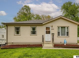 8707 B St, Omaha, NE 68124