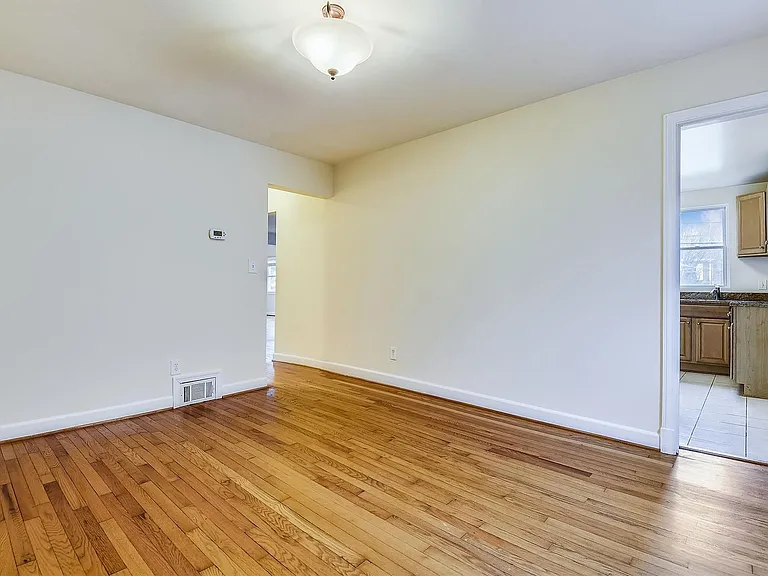 210 E Hamilton Ave — Photo 23