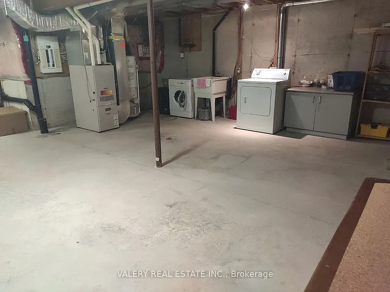 1058 Lexington Cir — Photo 39