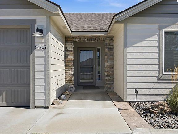 2nd image of 5005 Pinehurst Dr