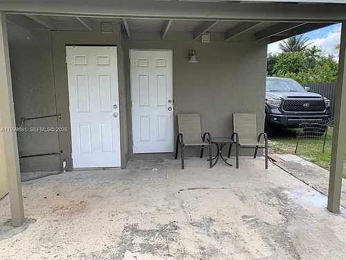 19121 NE Miami Ct Photo 1