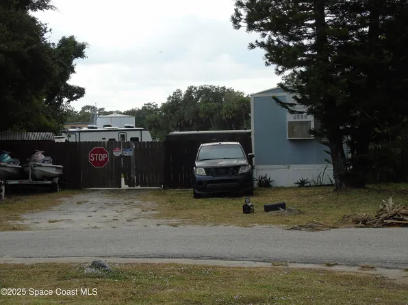 2952 Century Oaks Cir N, Malabar, FL 32950