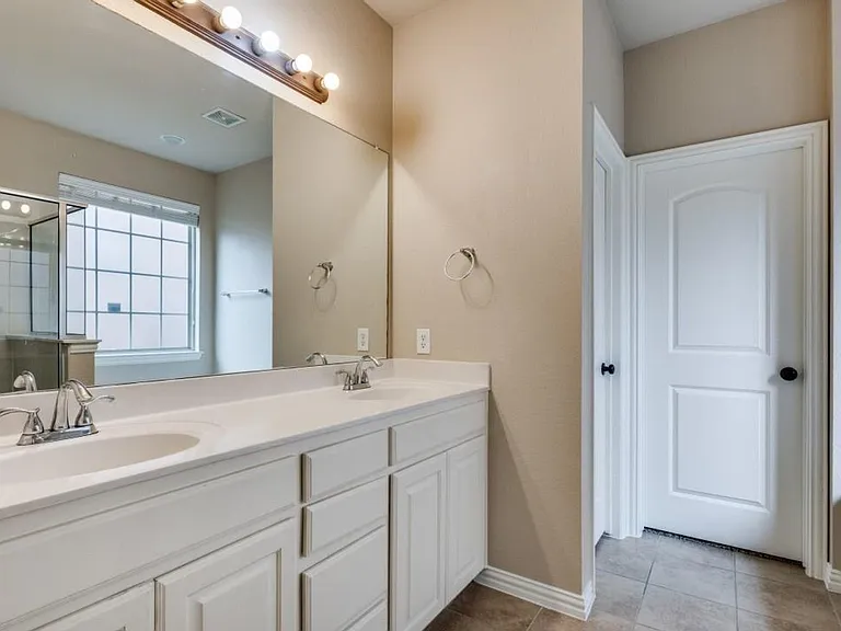 205 Chester Dr — Photo 16