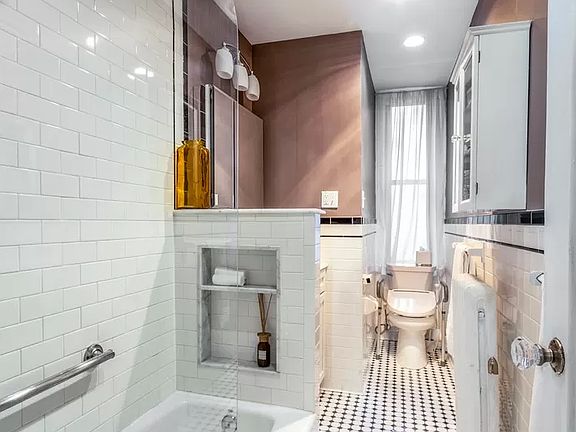 5th image of 240 W 75th St APT 1B