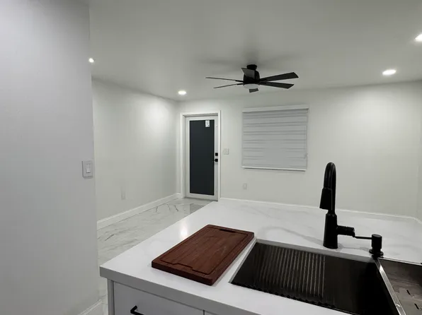 2194 W 60th St APT 22205, Hialeah, FL 33016