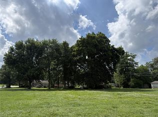 207 N Cedar St, Cameron, MO 64429