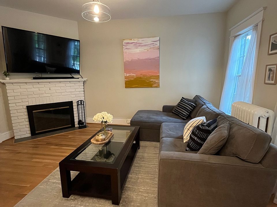 1st image of 1428 Oak St NW #1