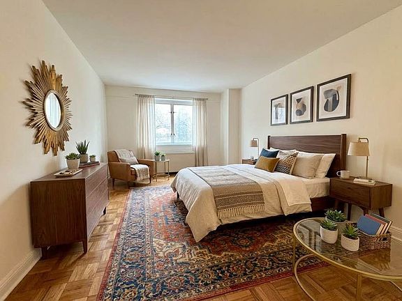 2nd image of 200 E 71st St APT 3E