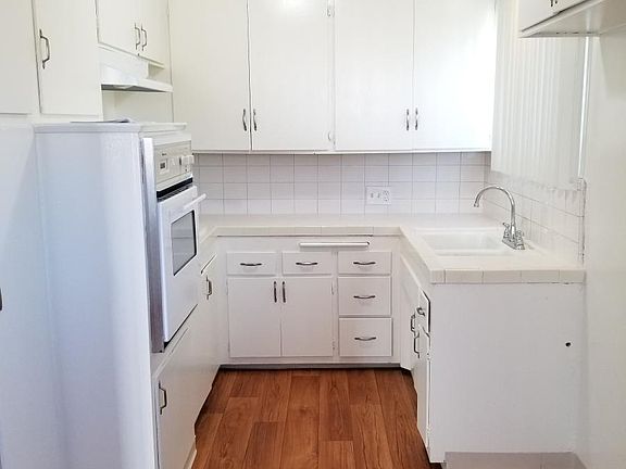 3rd image of 812 S Grevillea Ave APT 1
