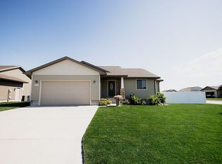 4249 Switchgrass Cir, Grand Island, NE 68803