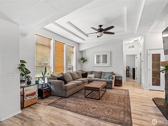 4th image of 4409 NE 12th Avenue