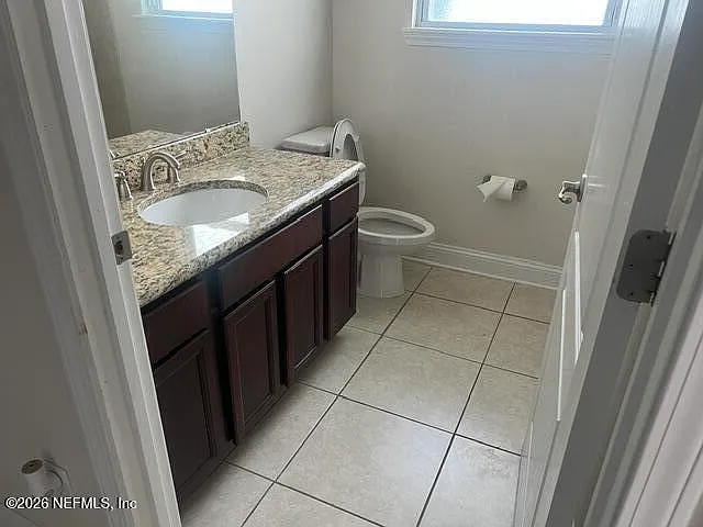 4 bed, 3.0 bath, 1818 sqft, $2,450 — Photo 3