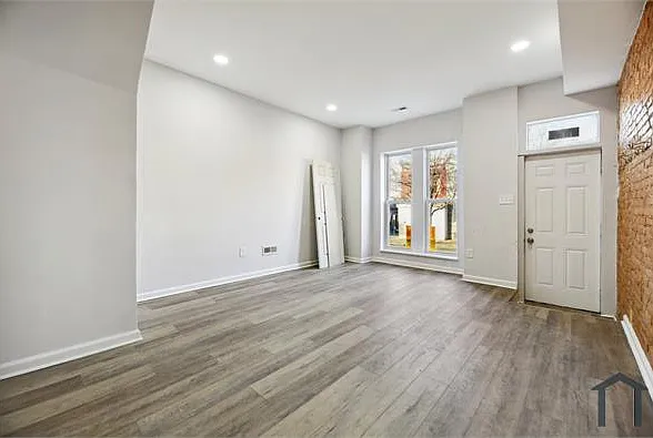 2141 W Fayette St — Photo 6