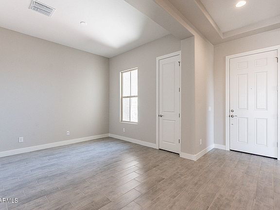 4th image of 20147 W MULBERRY Drive