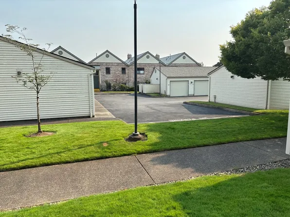 16354 SW 130th Ter APT 75, King City, OR 97224