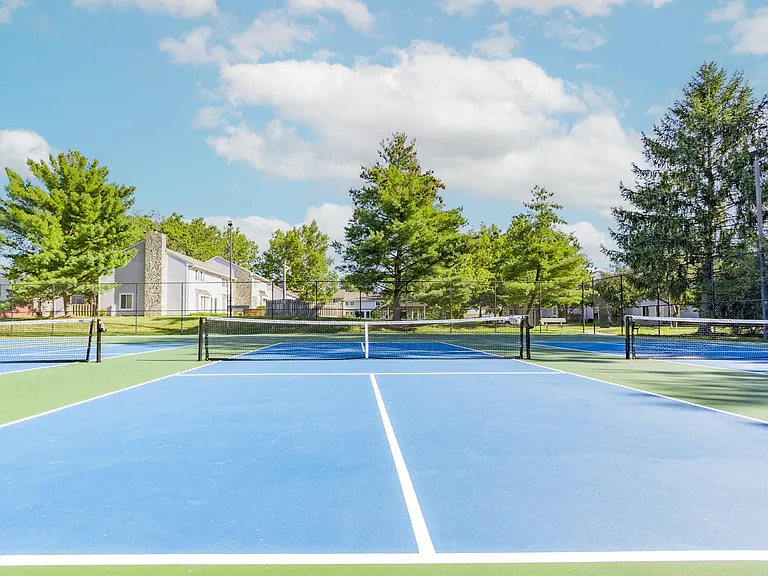 Tennis Courts at Woodbridge Bloomington Apartments
