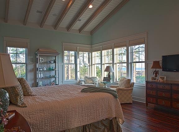 4th image of 284 E Yacht Pond Ln