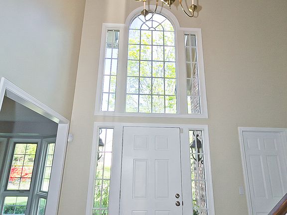 5th image of 30137 White Hall Dr