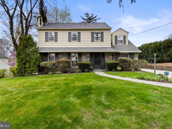 421 Saint Davids Rd, Wayne, PA 19087