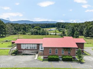 10174 Vandever Rd, Crossville, TN 38572