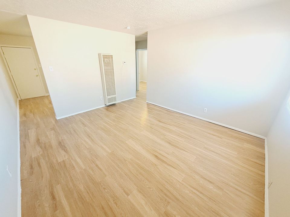 1st image of 528 Vermont St NE APT A