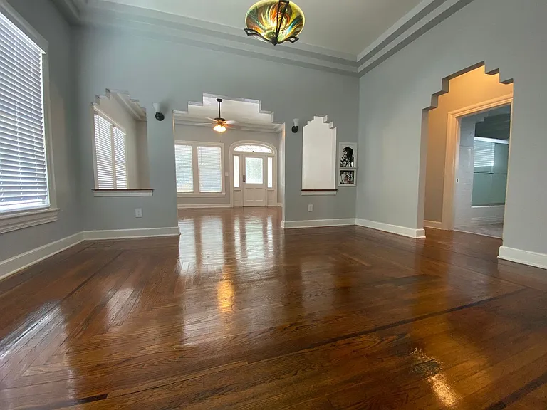 1003 E Columbus Dr — Photo 11