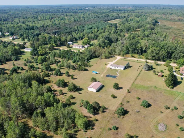 248 10th Ave, Lake, MI 48632