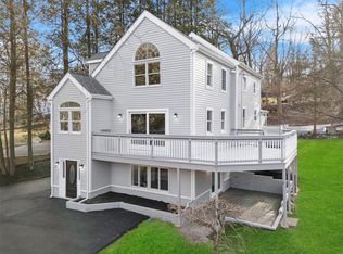 23 Myrtle Dr, Mahopac, NY 10541