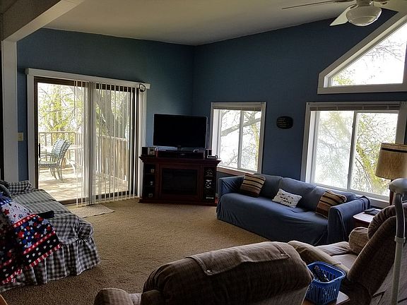 5th image of 112 SE Lake Dr