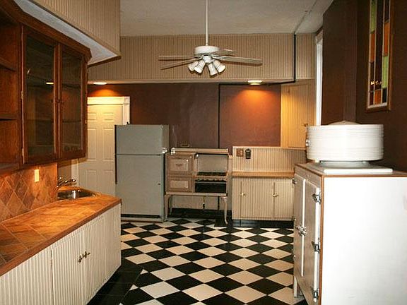 4th image of 514 E State St #A
