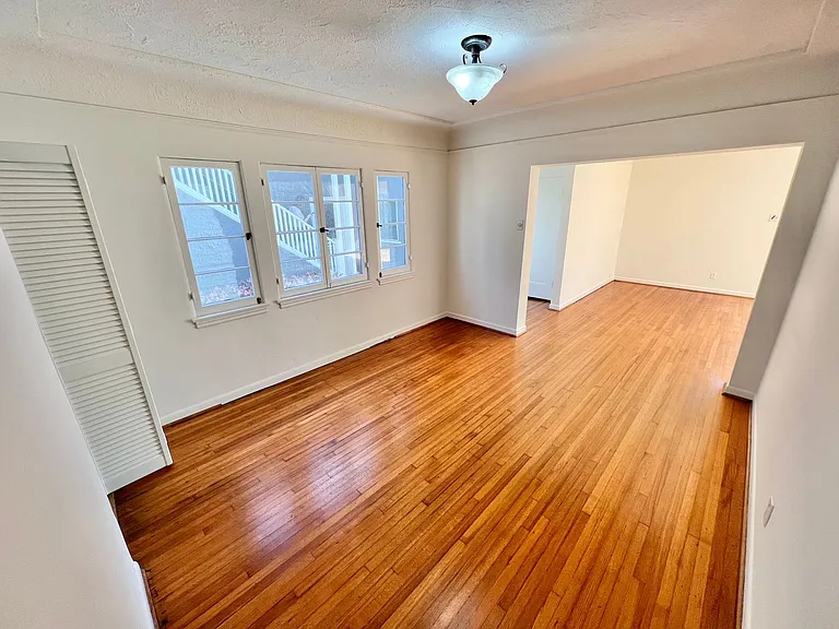 227 Granada Ave — Photo 7